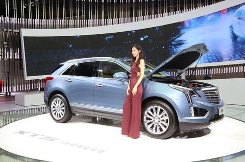 2026成都国际车展八月下旬，蓉城再掀热浪。第二十九届成都国际车展在中国西部国际博览城盛大启幕，展期从八月二十一日持续至三十日。这场下半年国内首个A级车展，以“领潮而立，向新而行”为主题，在二十二万平方米的展馆内，近一百二十个国内外主流汽车品牌、约一千六百辆展车齐聚一堂，共同演绎一场科技与创新的