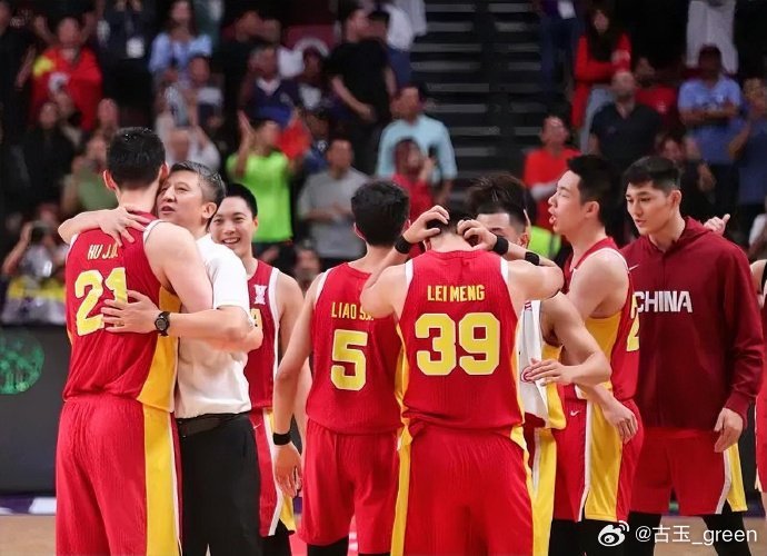 中国男篮十七年以来世界排名一路下滑的轨迹：

2009年：世界第9位，亚洲第一
2010年：世界第10位，亚洲第一
2012年：世界第10位，亚洲第一
2013年：世界第16位，亚洲第二
2015年；世界第14位，亚洲第一
2016年：世界第14位，亚洲第一
2018年：世界第28位，亚洲第三
2019年：世界第24位，亚洲第三
2023 ​