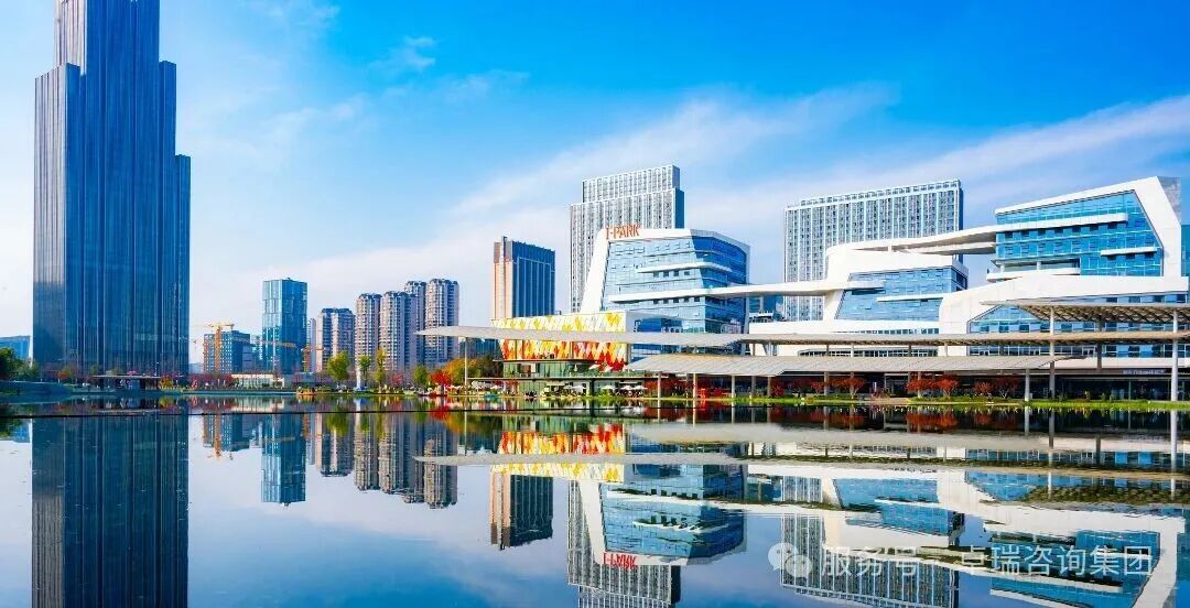 行业明令禁止红线-国务院841号令
《规定》第十条清晰列出中介机构禁止行为，与投资移民业务高度相关：
不得发布虚假、夸大、误导性宣传招揽客户；
不得提供或者协助提供虚假材料，协助办理境外居留、移民相关手续；
严禁泄露、倒卖客户商业信息、个人隐私；
不得超出备案范围开展中介业务；
不得组织、 ​