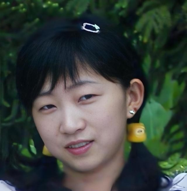 1968年，台湾女服务员被中非暴君相中，选择远嫁非洲当王妃，过上了奢靡...