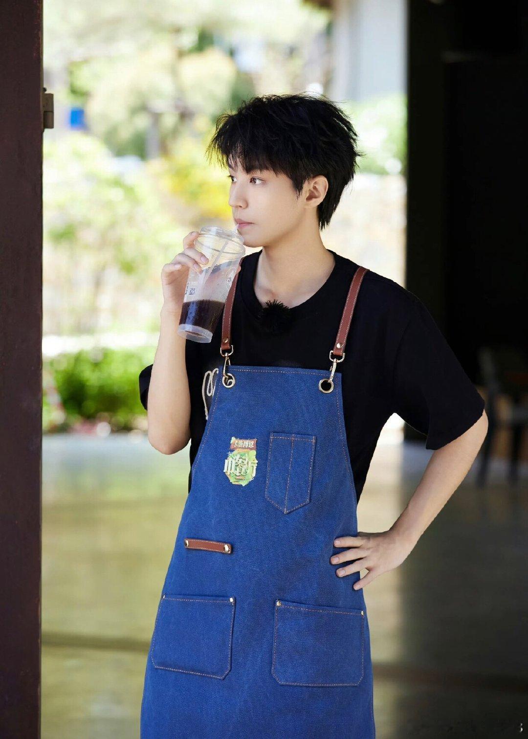 中餐厅10南洋拾光季   更第9期资源
不想睡的星期五    更第2期资源
4k超高清👇👇👇评取 ​