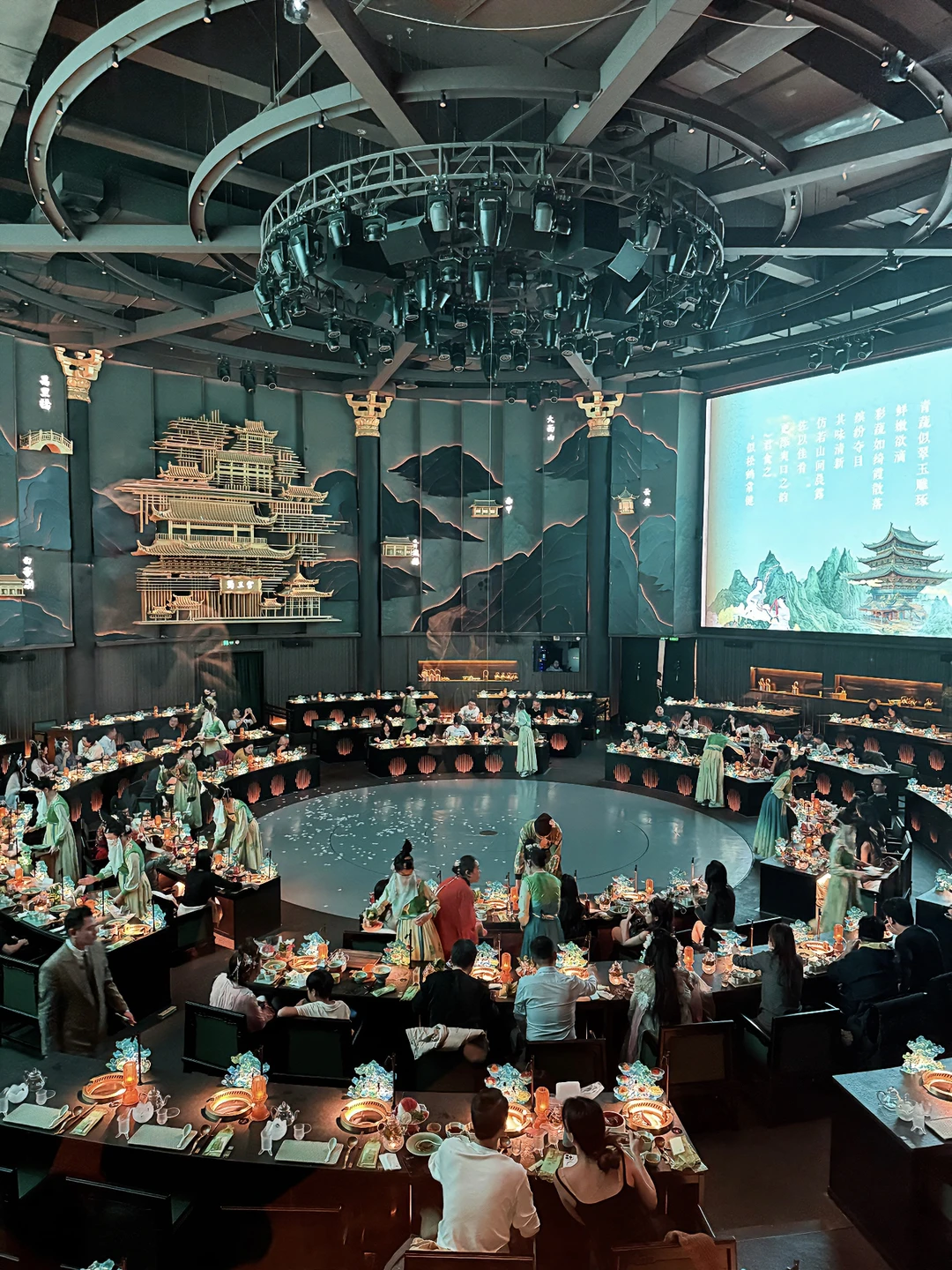 富贵迷人眼！成都！！沉浸式体验皇帝的快乐！