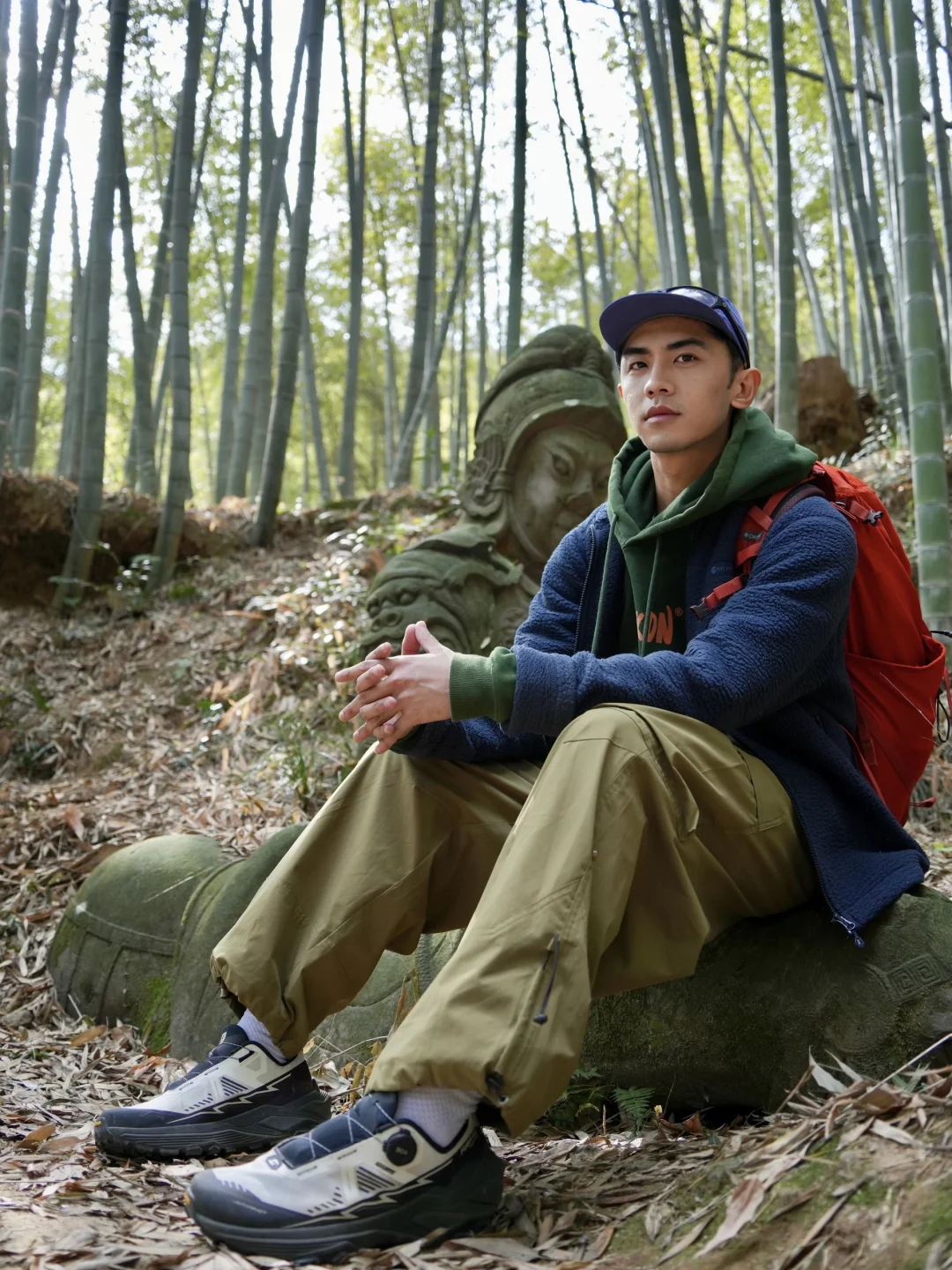 在山里你甚至可以发现……😐“兵马俑”