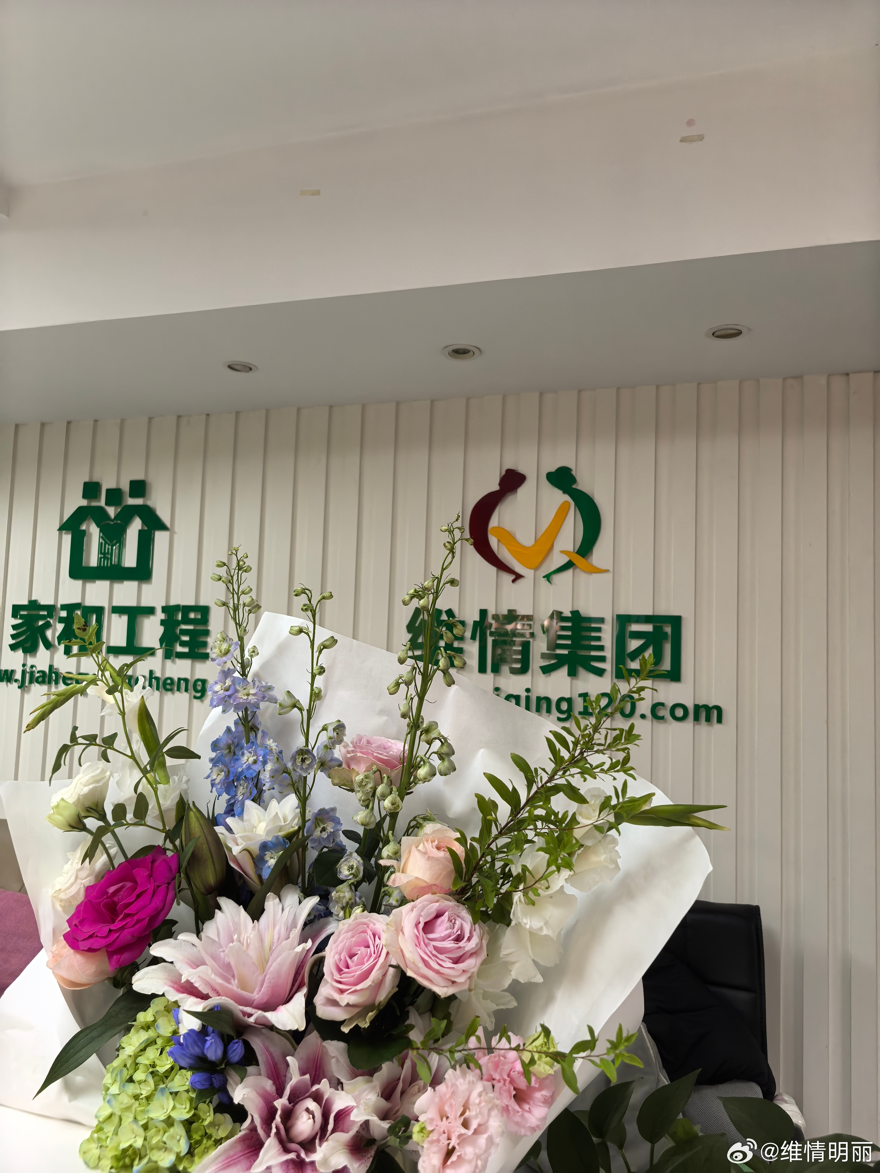 妻子在抗癌，丈夫忙着和小三造胚胎——上海胚胎案撕开男人最狠的一面。

妻子在抗癌，丈夫忙着和小三造胚胎——上海胚胎案撕开男人最狠的一面。
上海那个胚胎案你看了吗？一个跟丈夫结婚二十多年的女人，为了支持他创业辞了高薪工作，回家相夫教子。确诊患癌的时候，天都塌了。结果她在这边抗癌、与死 ​