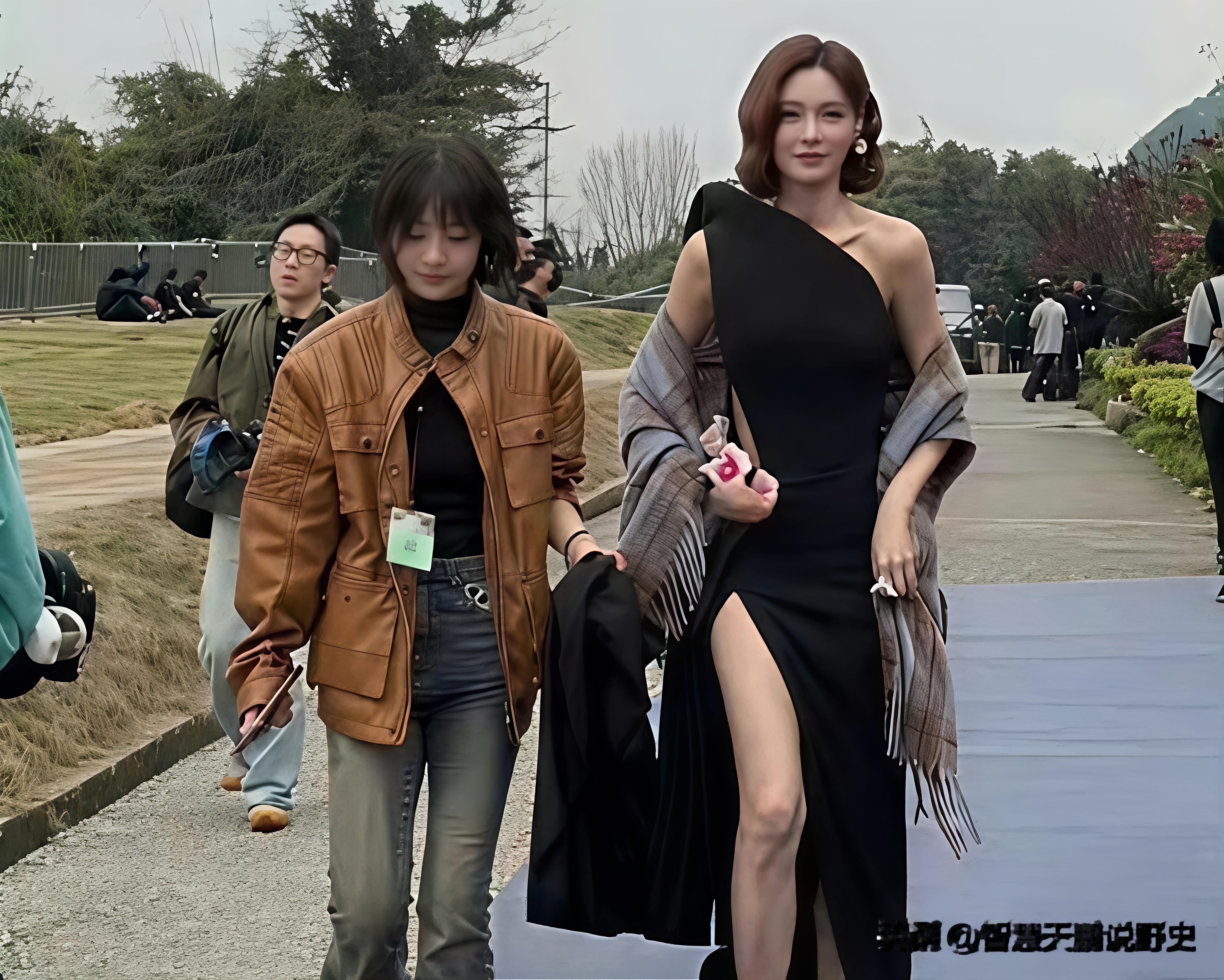杜海涛的眼光绝了，沈梦辰也绝不逊色，这对夫妻把“势均力敌”演绎到了极致！

都说沈梦辰颜值惊艳、衣品出众，从“花瓶”逆袭成芒果台当家主持；而沈梦辰同样毒辣，透过杜海涛憨厚的外表，看到了他强大的内核。为了妻子，他不仅狂甩几十斤赘肉完成颜值逆袭，更在背后默默支持她的事业，提供满满的情绪价值。

从九年爱