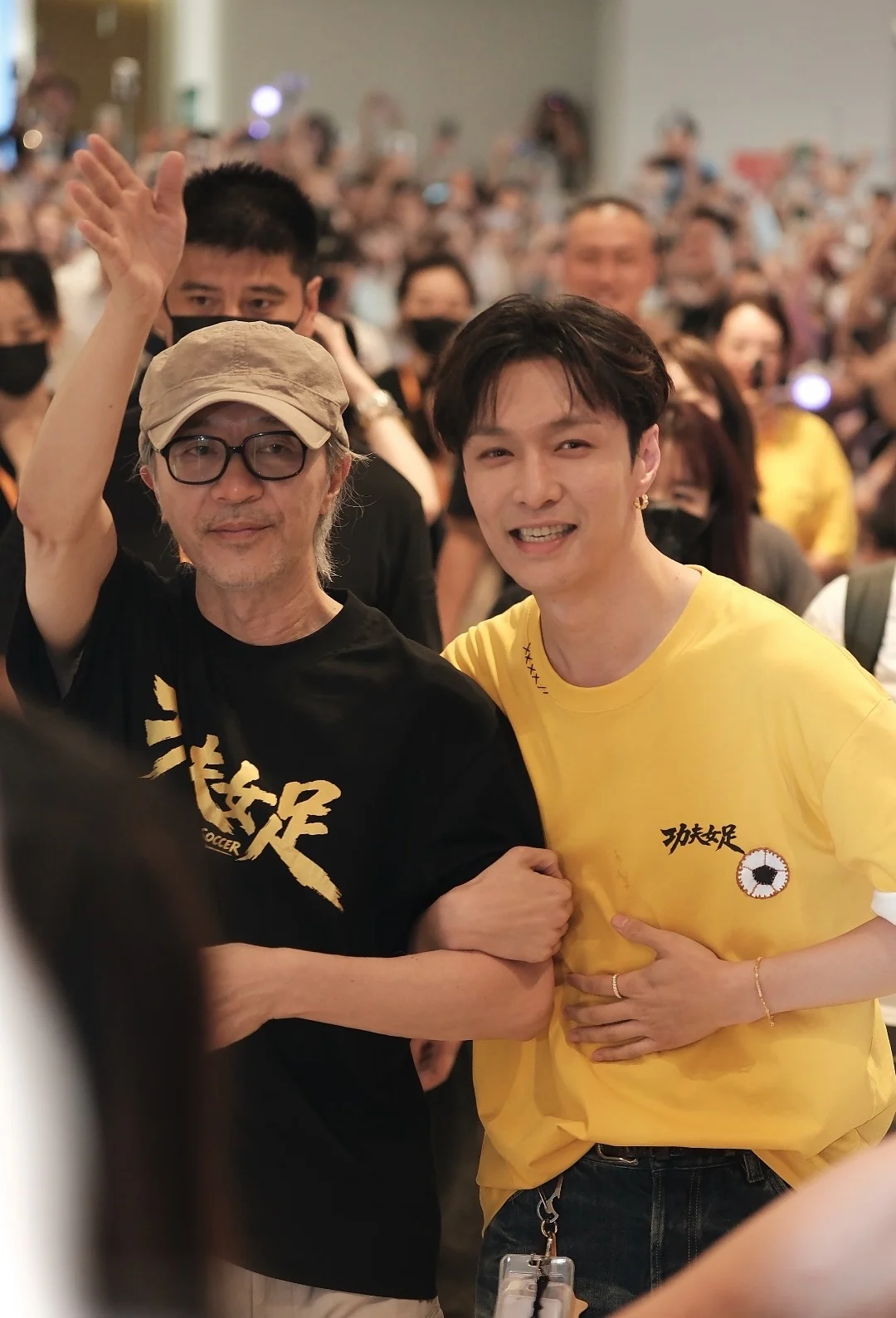 《功夫女足》票房6天就破10亿，不愧是星爷太牛了！可是那一天，64岁的...