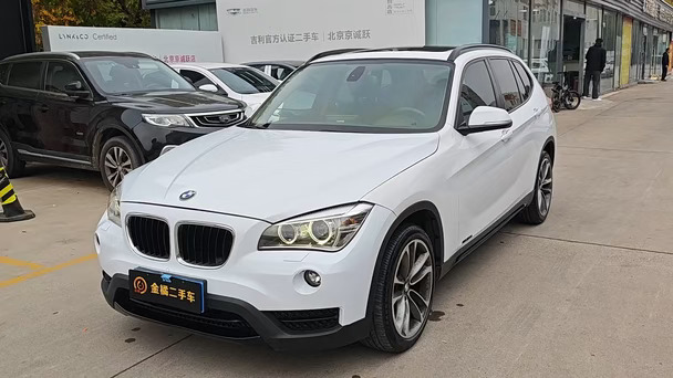 最新到店 宝马X1 2013年 2.0T 自动 全景天窗 运动设计套装版 电动座椅 座椅加热 倒车影