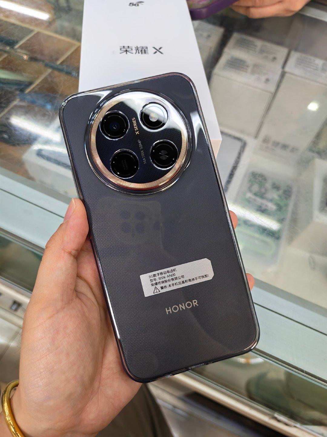 #荣耀RobotPhone##荣耀机器人手机##揉脖Phone# ​