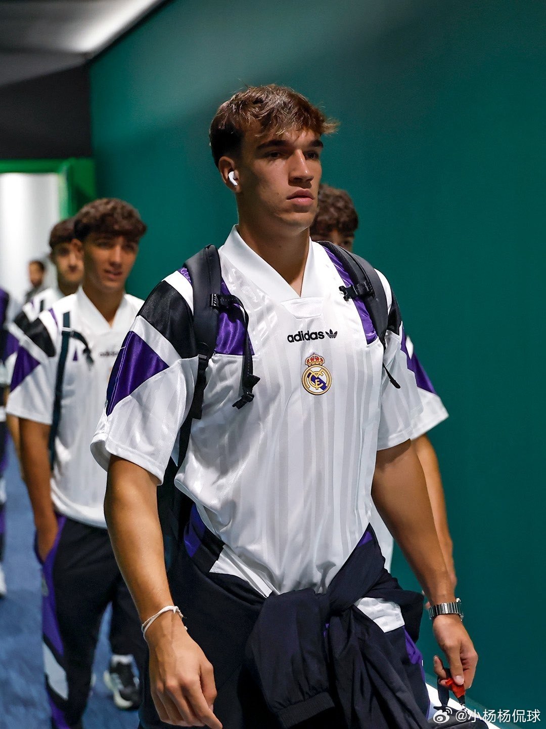 Carlos Espí 
#皇家贝蒂斯1比0皇马# ​