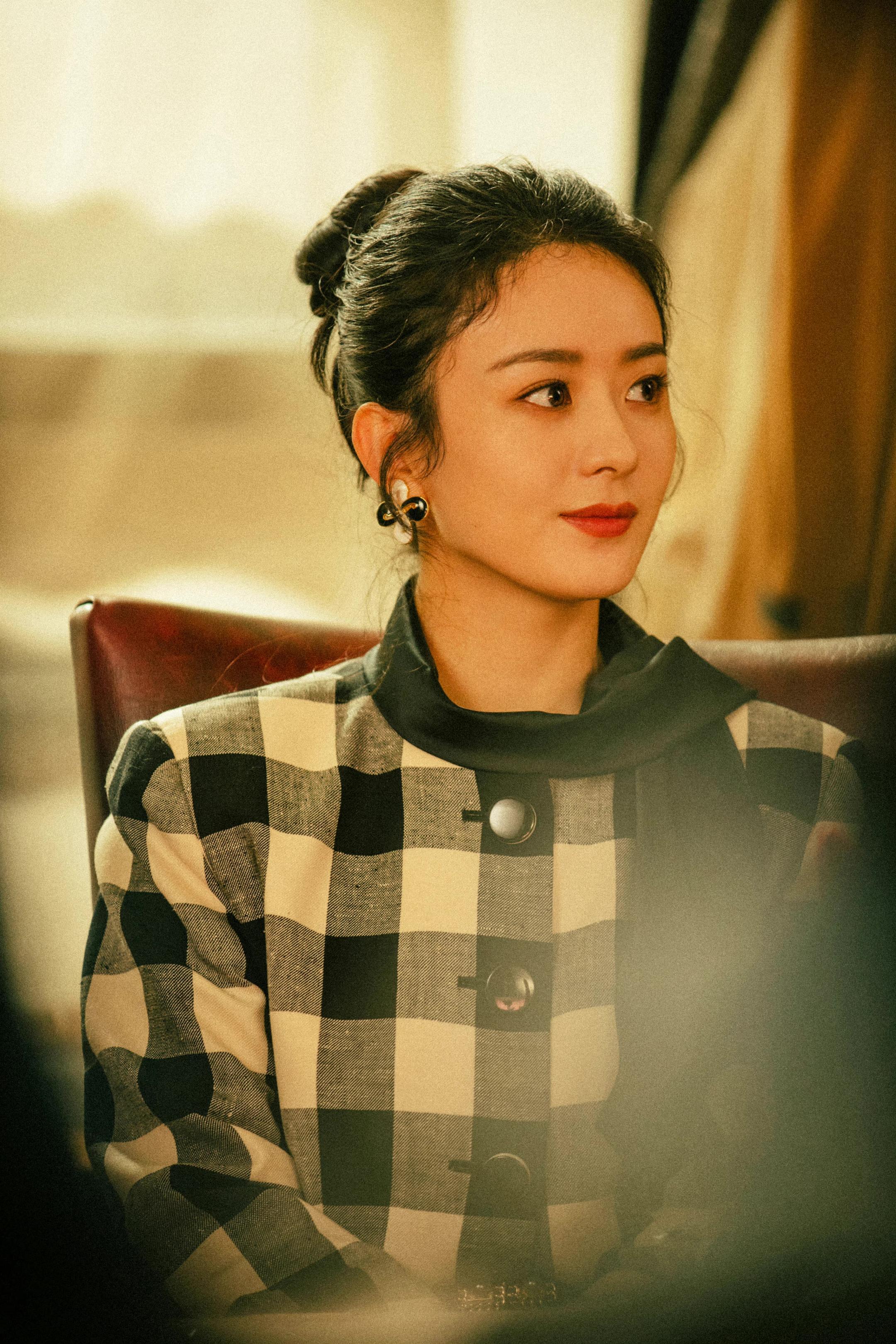 【#那些年我们追过的职场女性成长剧#】
近期，聚焦职场女性成长的相关剧集引发关注。一直以来，女性在职场上奋斗，追逐梦想、自我成长的故事，是国产剧经久不衰的题材。《漂亮的李慧珍》里饰演的慧珍从职场小白完成蜕变，《我的前半生》中饰演的罗子君敢于从头开始，《欢乐颂》 ​