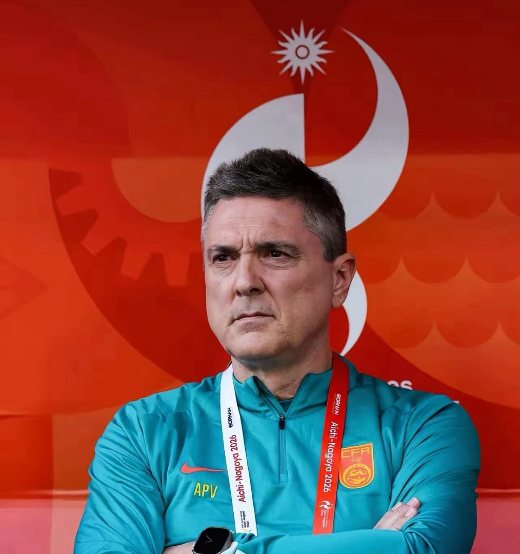 安东尼奥必须留任，以这支U23为班底，继续征战奥运会乃至世界杯预选赛。
没有对比就没有伤害！看看成年男足又输球了，友谊赛干脆利落地0比3败给新西兰。
比输球更可怕的是，无组织无纪律无战术，不知道邵佳一率队练了什么，完全看不到希望。
反观U23，在安东尼奥的量体裁衣之下，成绩有目共睹。
适合中 ​