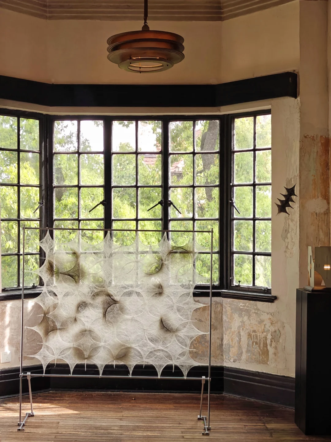 新展 | 用水墨、纤维和大漆，解构自然秩序