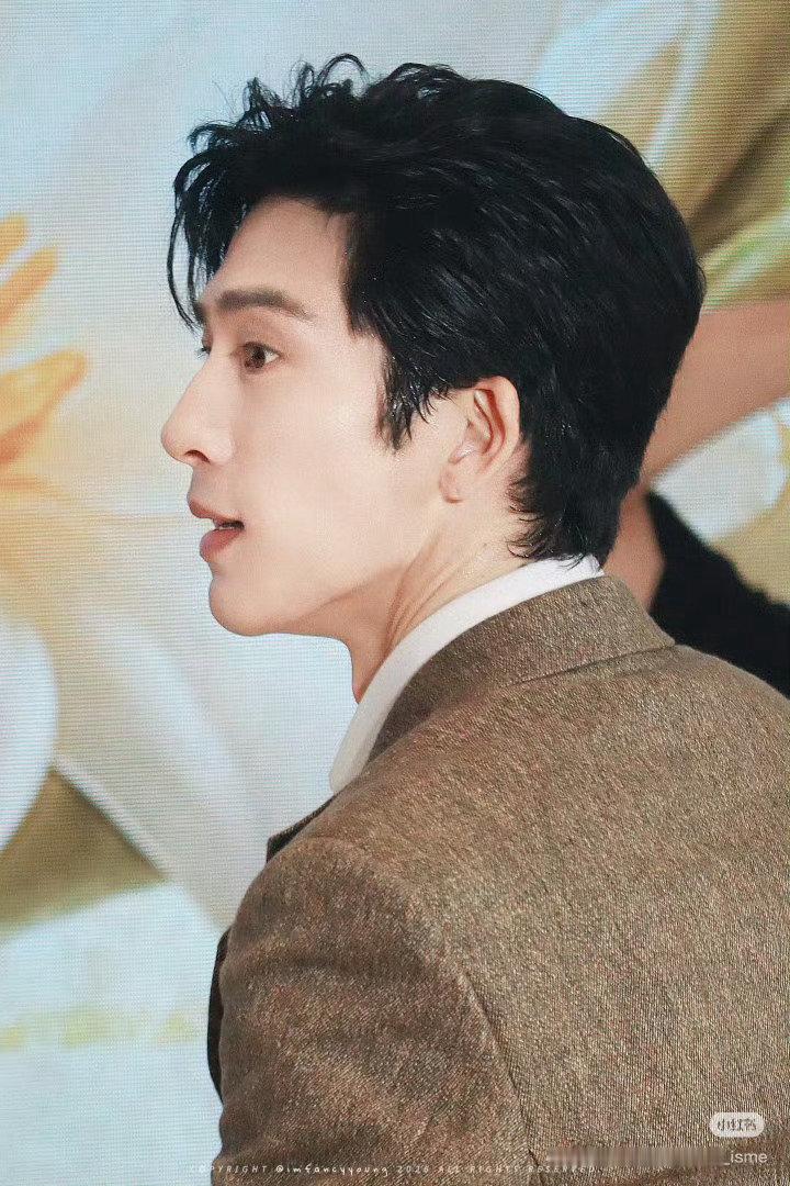 #新浪娱乐[超话]##杭州给井柏然热得没招了# 不得不说杭州这次太热情，用高温迎接井柏然，也是一种别样的欢迎仪式啦 ​