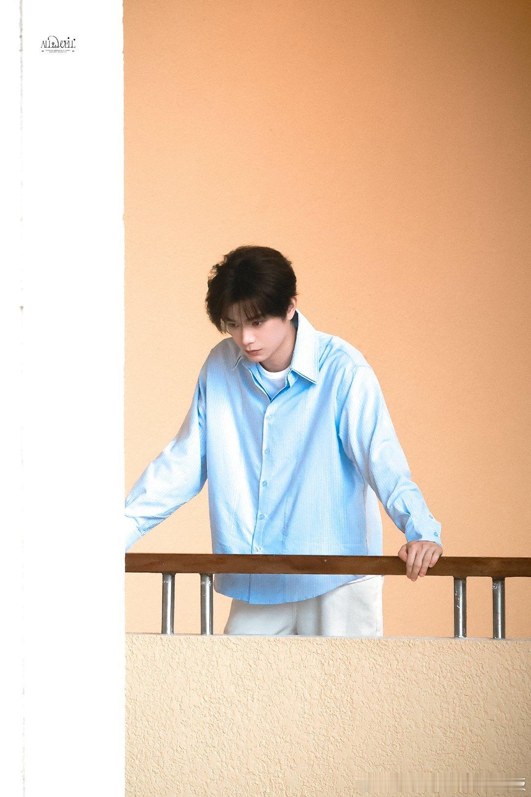 #丁禹兮[超话]##丁禹兮爱在无尽夏# I #丁禹兮沈言# ​​​

“下一次见面，一定不是屏幕上，是现场，是我为热爱奔赴你的现场”

​