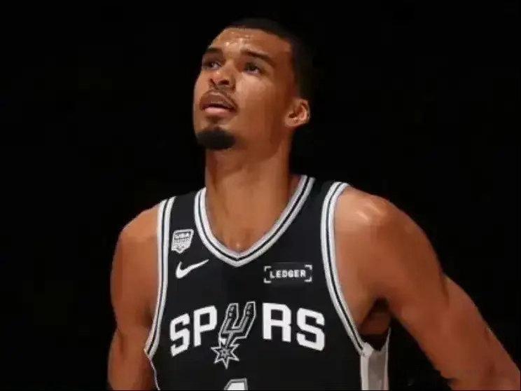 NBA总决赛G4，马刺106比107，手握29分领先优势最后输球，不可...