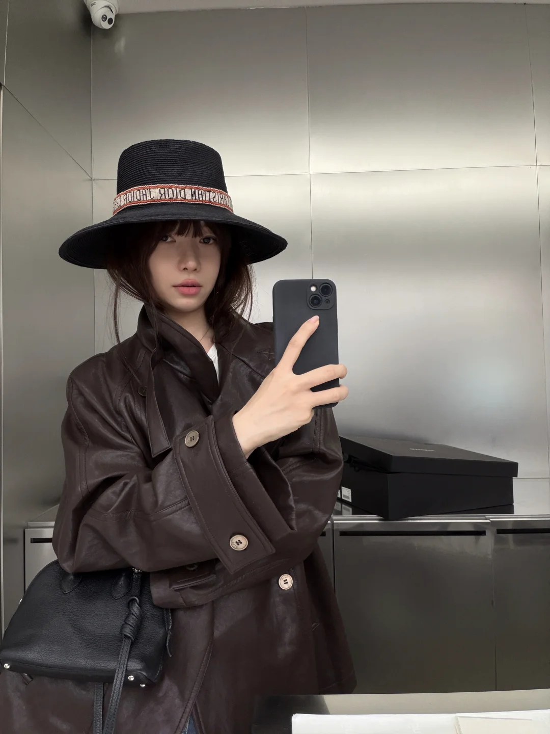 帅女的皮衣
