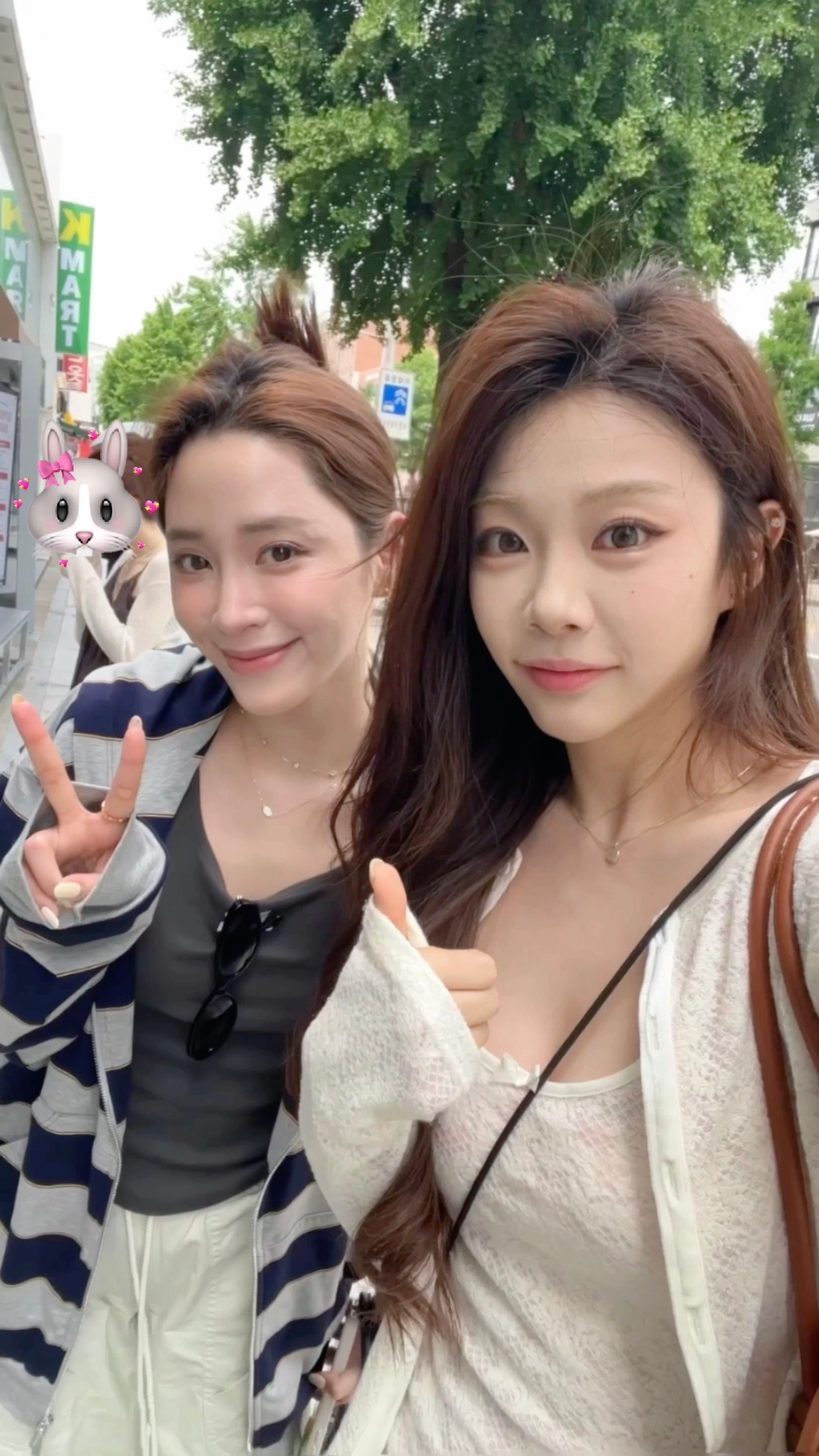 我什么神仙运气！去一家面包店 刚好碰到欧阳妮妮出来hhh！ 她真人超美...