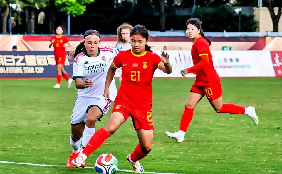 U17女足，中国队4胜1平只能获季军，上海队2胜2平1负获亚军，阿森纳2胜2平1负夺冠，半决赛比赛取消抽签离大谱！

你敢相信吗？上海明日之星冠军杯女足比赛，中国U17女足4胜1平只能获季军，上海U17女足2胜2平1负获亚军，阿森纳U17女足2胜2平1负竟然夺冠！

太不合理！根源在于半决赛中国U1