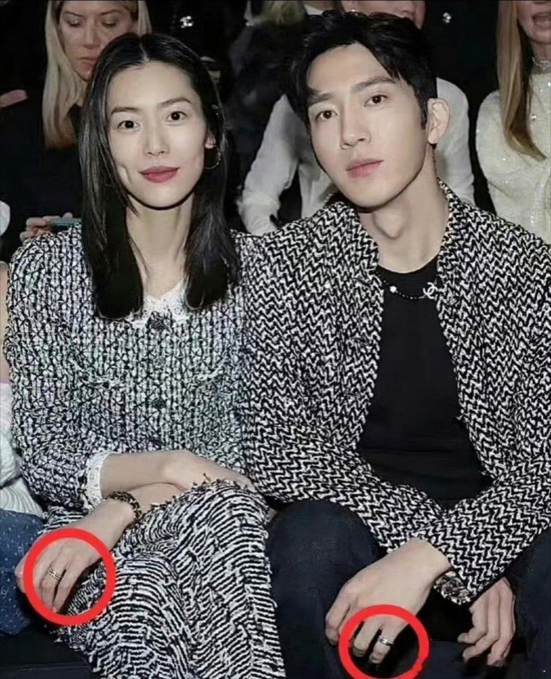 #曝井柏然刘雯结婚了#井柏然刘雯好有夫妻相的感觉，好般配啊，超模的优秀基因和井柏然多生几个娃啊[嘻嘻] ​