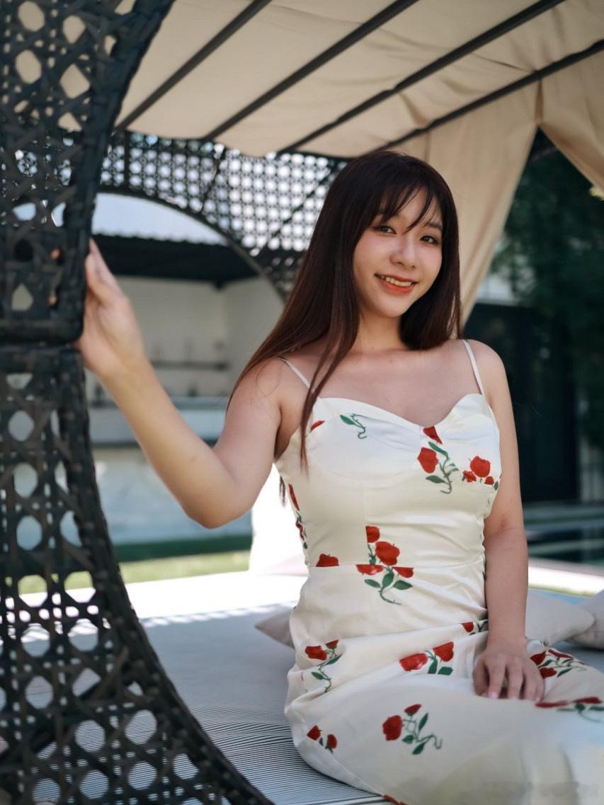 我给梦梦拍的照片还不错吧～ 这么多年，台湾女演员里我依旧最欣赏梦梦，你...