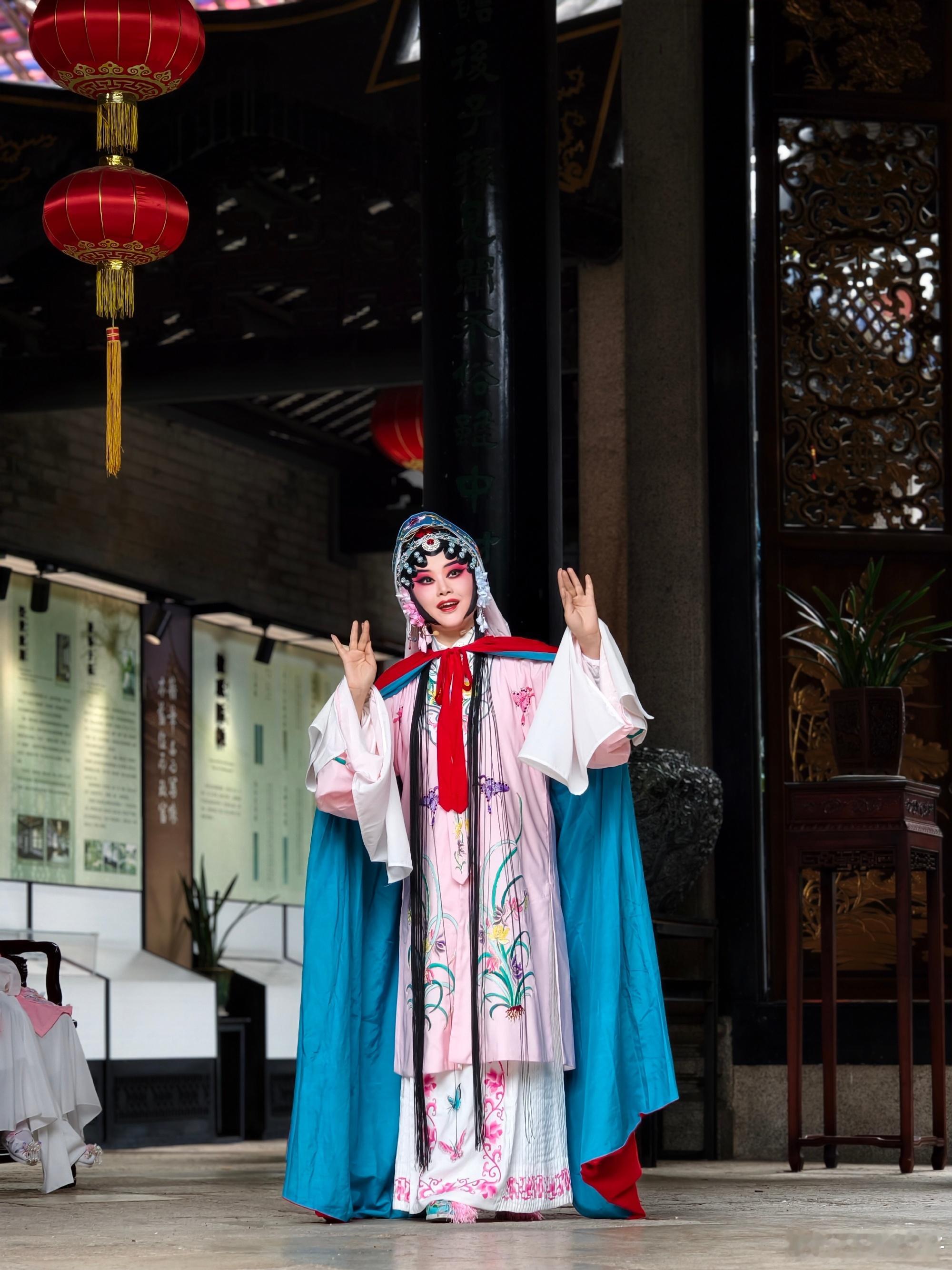 三天假期最适合中间一天演戏玩儿～余荫山房实景演出get 真是久违的彩演...