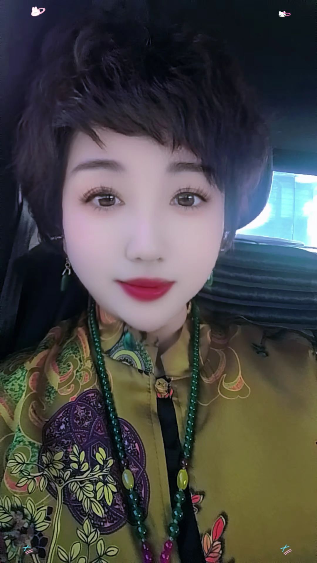 <p>气质范 优雅气质 短发小姐姐来了 <!--{img:0}--><...