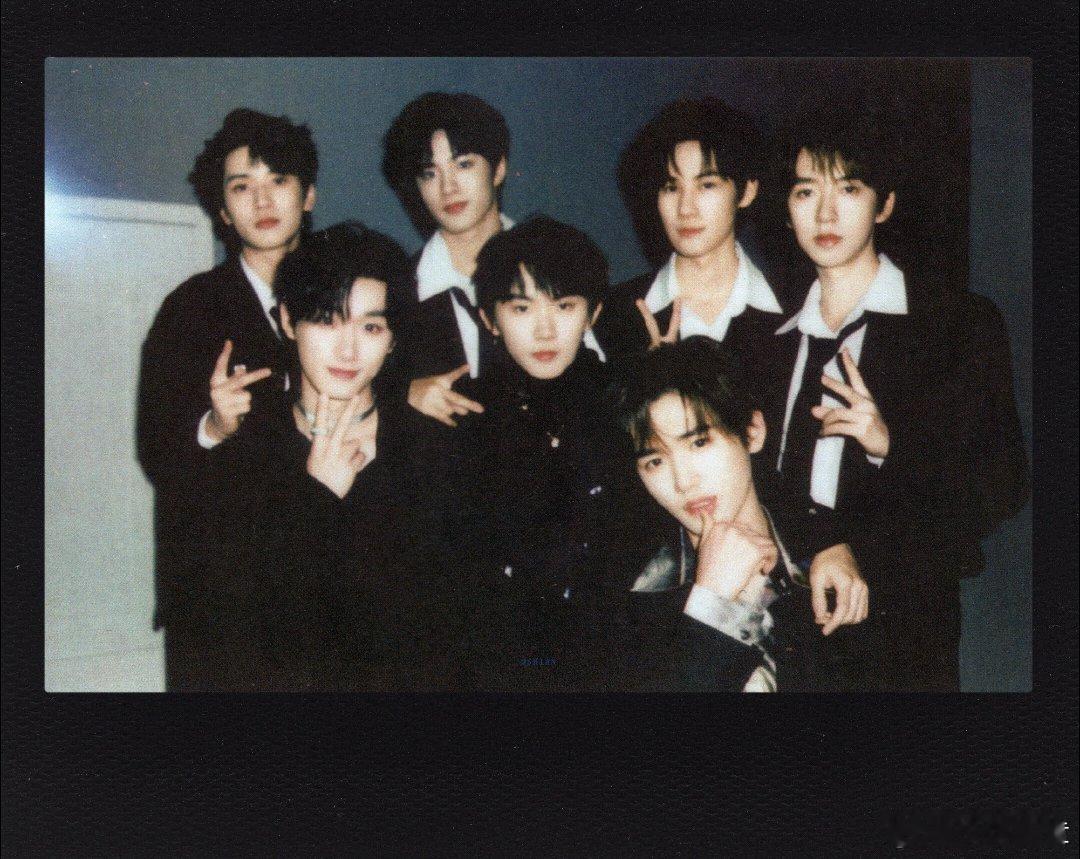 #时代少年团[超话]# sdsnt#时代少年团加冠礼夏日终章# sdsnt#时代少年团微博年度影响力组合# 

“心心念念是你，朝朝暮暮也是你”
𝐌𝐢𝐧𝐝 𝐢𝐬 𝐲𝐨𝐮, 𝐦𝐨𝐫𝐧𝐢𝐧𝐠

​