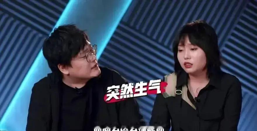 一次节目，玲花问李雪琴：“你跟王建国太般配了，为啥不在一起？”李雪琴很坦诚：“如果在一起，我俩孩子都有了，”玲花满脑问号：“究竟为啥？” 李雪琴说完那句，自己先笑了。她低头搓了搓手指，抬头看玲花：“就是太熟了，熟到像左手摸右手。”玲花还是不明白：“那不好吗？”
玲花还追问呢，李雪琴把话头岔开了。其实