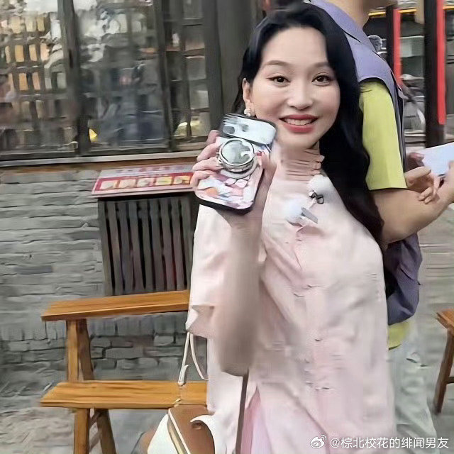 明星不要乱do脸，难以想象这是45岁的金莎，丝毫没有年轻时的半点影子，兰菲林的时候多美，多清纯。 ​​​