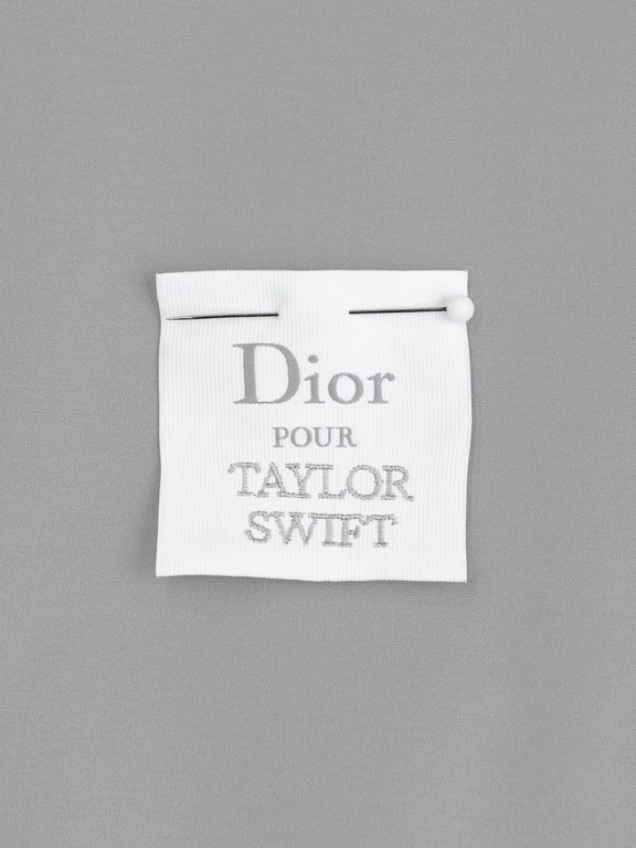 Dior特别定制for Taylor Swift