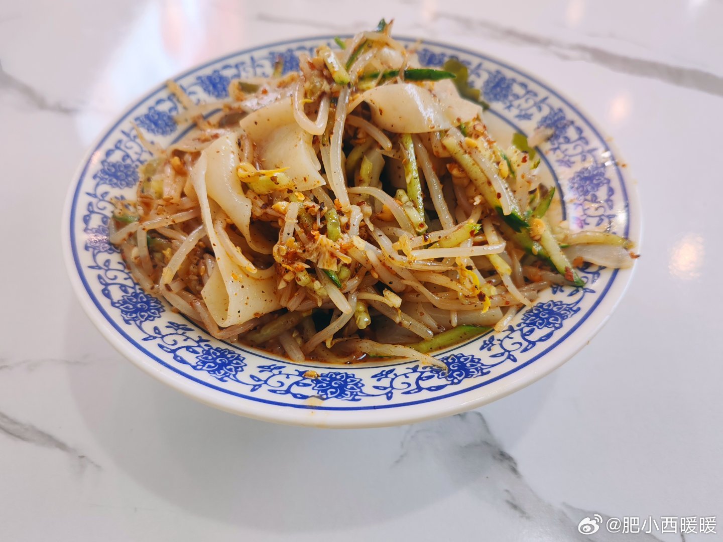 被气的来吃完擀面皮
以前我们小区门口
现在搬走了
我居然在美团里我到了
#李响8年3次求婚孙骁骁未果#
这是为什么呢 ​