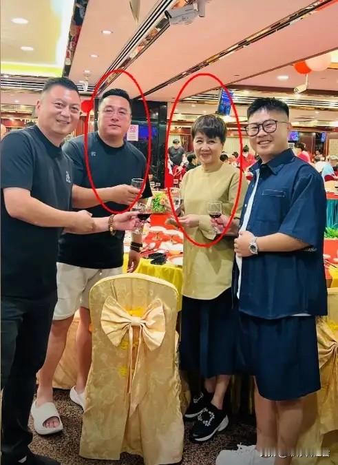 内蒙古包头“土豪老板”李耀宗车祸去世，年仅37岁，曾与四太梁安琪共进晚餐，与崩牙驹聚会，平时开陆巡，骑贝纳利，前段时间刚装修完别墅。9月12日，内蒙古商界传来噩耗，包头的“土豪老板”李耀宗不幸去世，年仅37岁。

消息是9月11日从固阳县本地社群传开的。多位好友发文悼念，其中一个做装修的网友留了一句