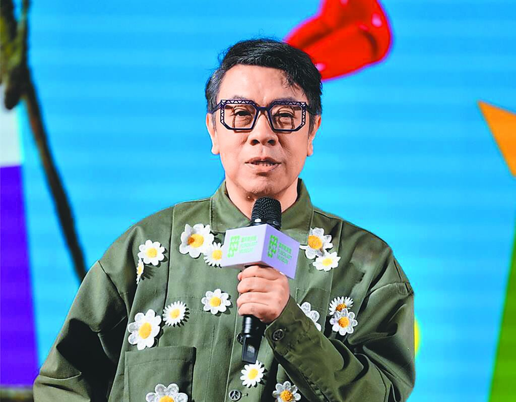 台湾资深媒体人王尚智10月19日发文，林志玲与蔡康永等人物遭遇两岸政治风波，凸显出三点：一是台湾影视圈及经纪公司未能认清“台独”是极端严重的边界；二是两岸统一或决战的时程正在逼近，影视娱乐不再有模糊操作的空间，必须“靠边站”；三是“台湾人”身份已不能作为情感诉求的挡箭牌，“台独”已不再仅是政治价值取