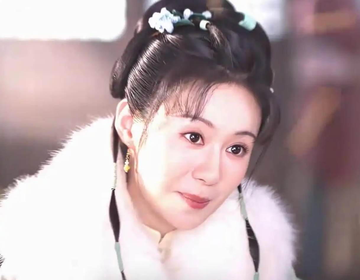《兰香如故》里杜正下线杜翠雀的真面目被揭发，真的大快人心啊。看到杜正对林锦岐出手的那一刻知道了，当初杜正救林锦岐应该也是另有所图。

感觉杜正就是个妹控来的。他的一切都在是妹妹杜翠雀在安排。杜翠雀凭借哥哥杜正对林锦岐的救命之恩，顺利入住林府。

只因她们兄妹俩是军户出身，所以在听见二夫人谈到这个时候
