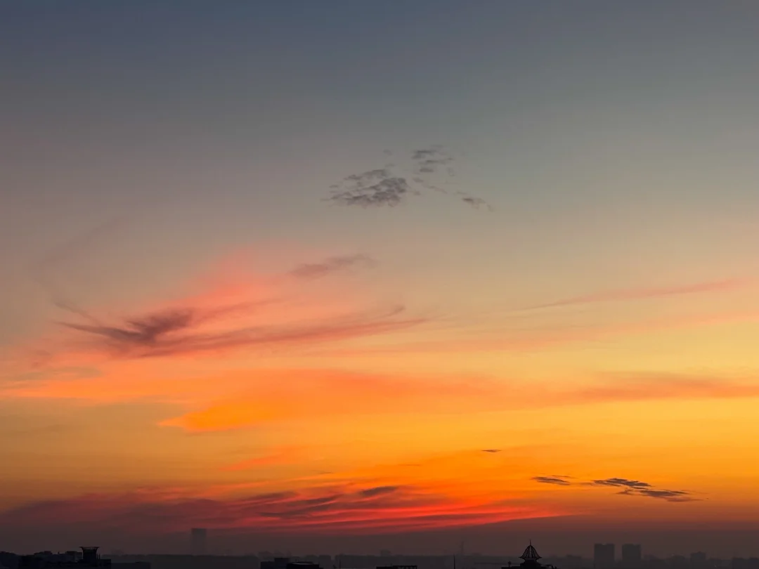 7月17日上海朝霞