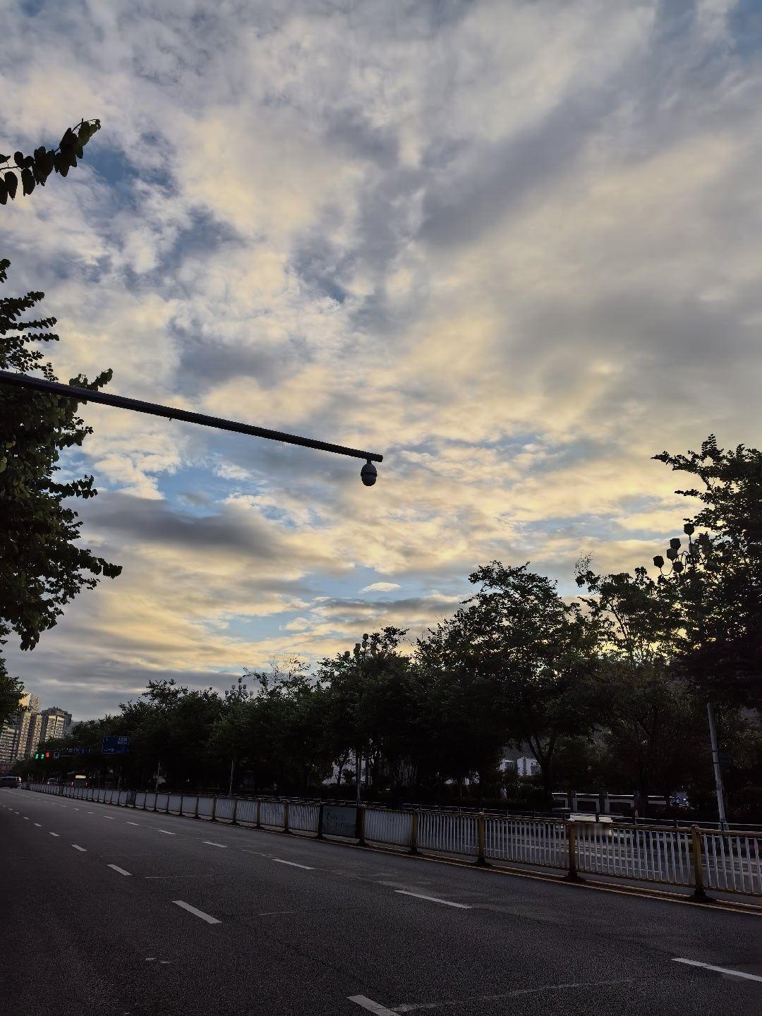 缺斤少两的今天竟然没来，打一枪就跑是吧 ​