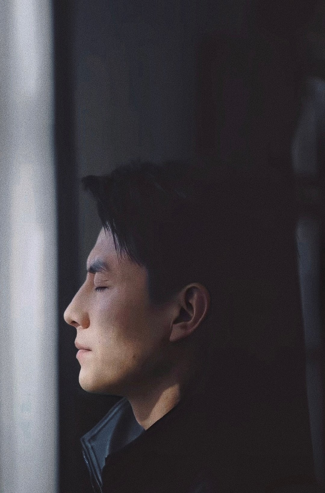 #演员刘萧旭[超话]#  
好作品应该被看见，恭喜《爱在风起燕舞时》入选中国东盟微短剧大赛真人微短剧奖[贊][贊]。

如果江辞云是托举型恋人，那陆怀远就是放手型。

他不是“留下来”，而是“去吧，去你应该翱翔的天空，而我，也会往前走，直到足够与你势均力敌地对话”。 ​