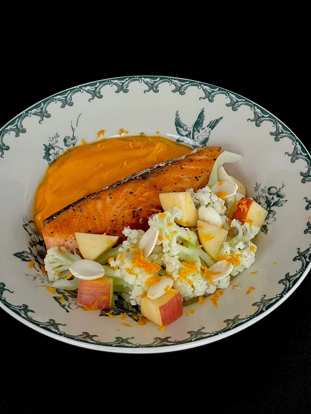 健康饮食｜令人惊艳的煎三文鱼南瓜泥温沙拉