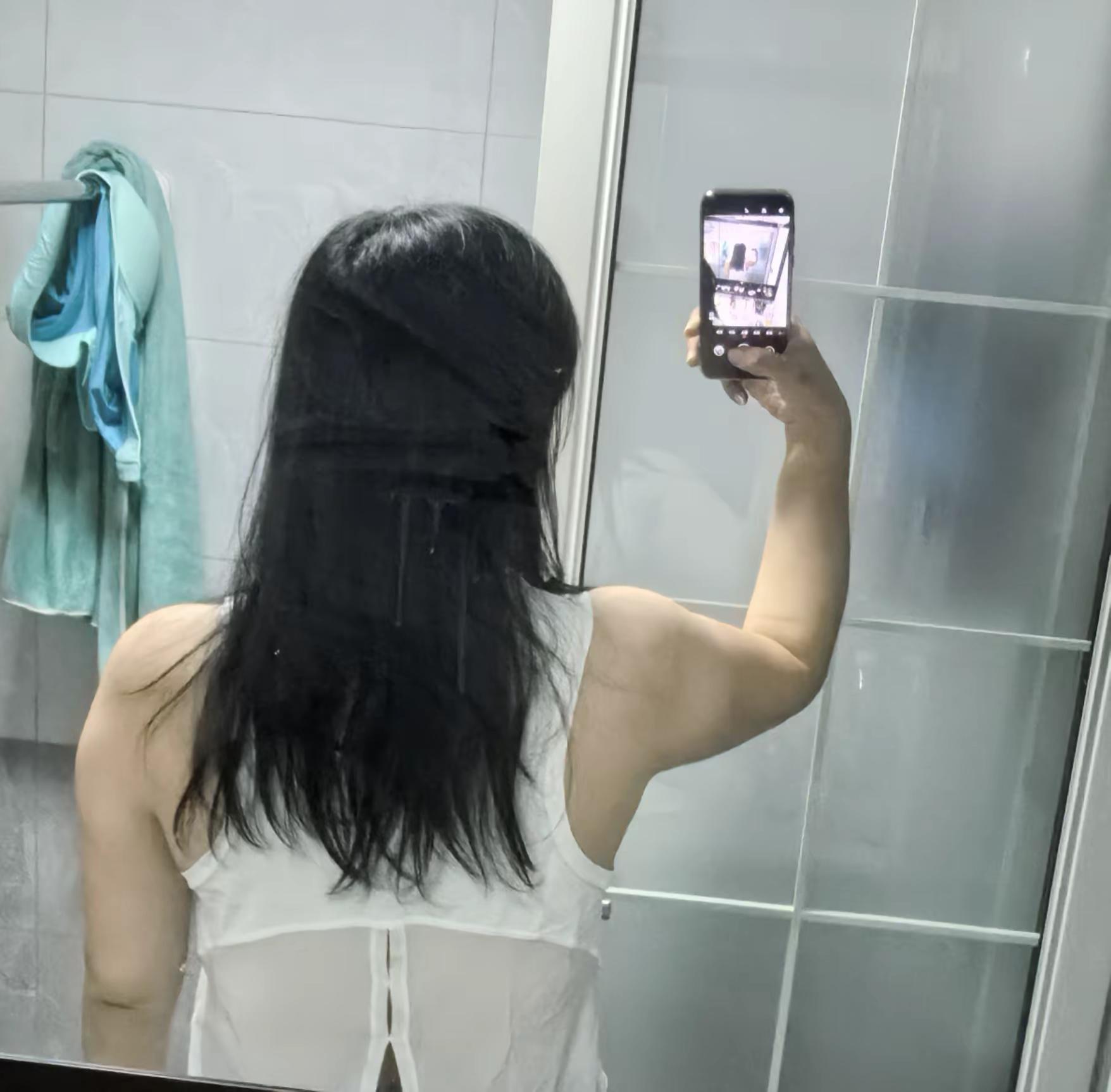 虽然还有点胖。但是倒三角还是挺明显的😄