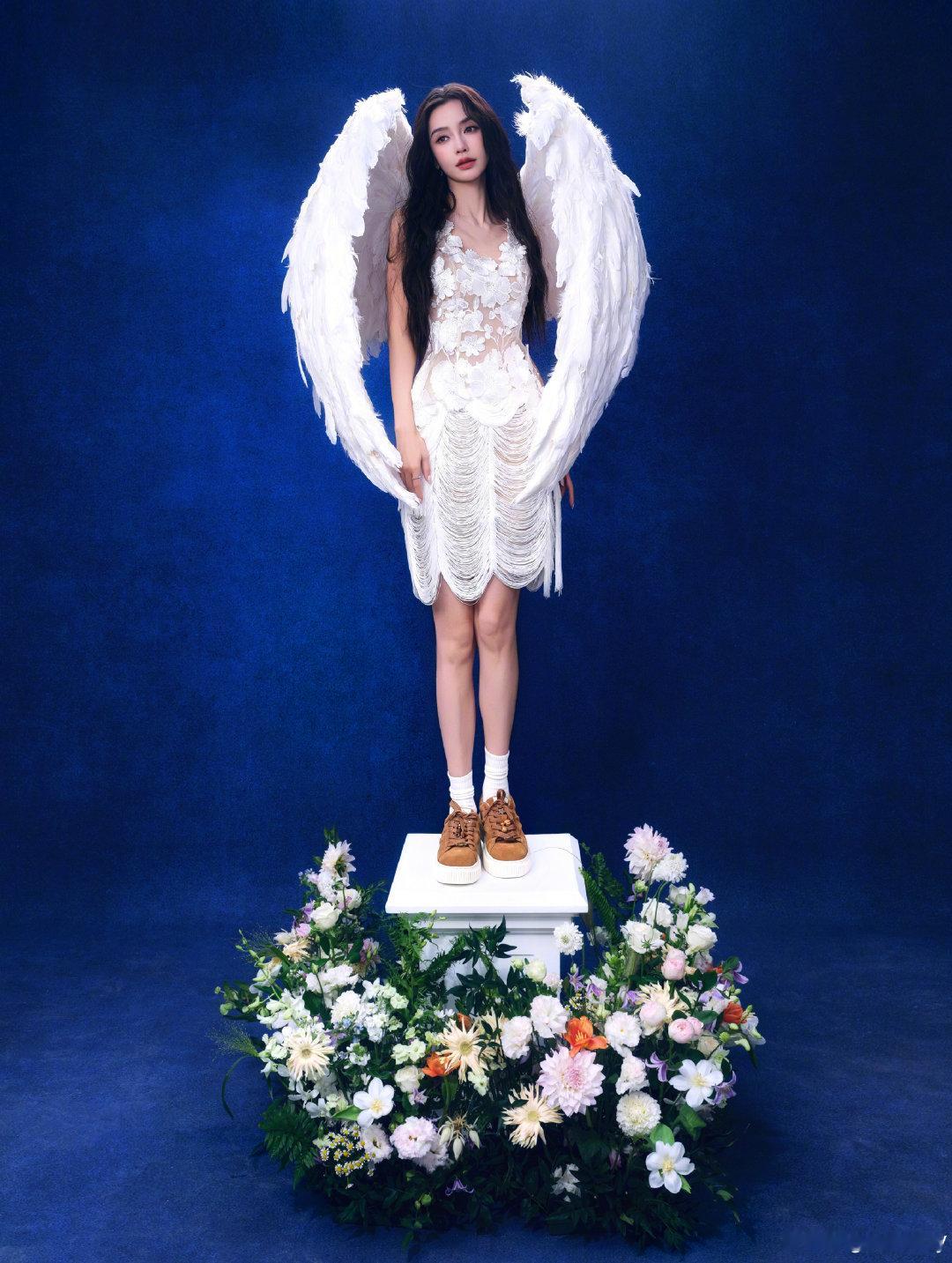 #angelababy[超话]# [兔子]#angelababy#

我只有两个心愿：你在身边 在你身边ᜊ•ᴗ•ᜊ

​