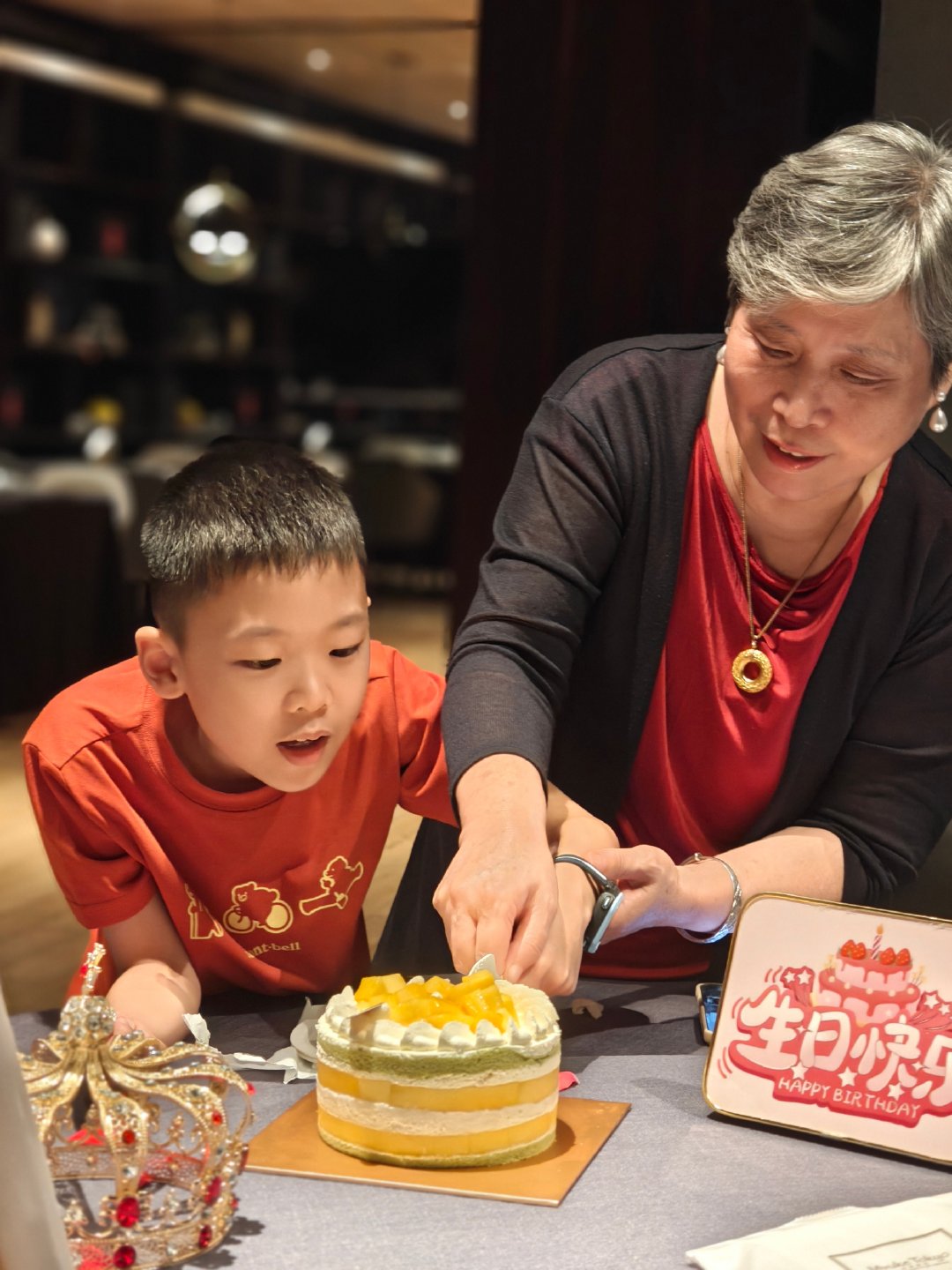 每年给我妈过好生日，就要上班了[awsl]
重新拿OPPO拍照后，开始后悔没带去旅行，信苹果我真是糊涂。。。 ​