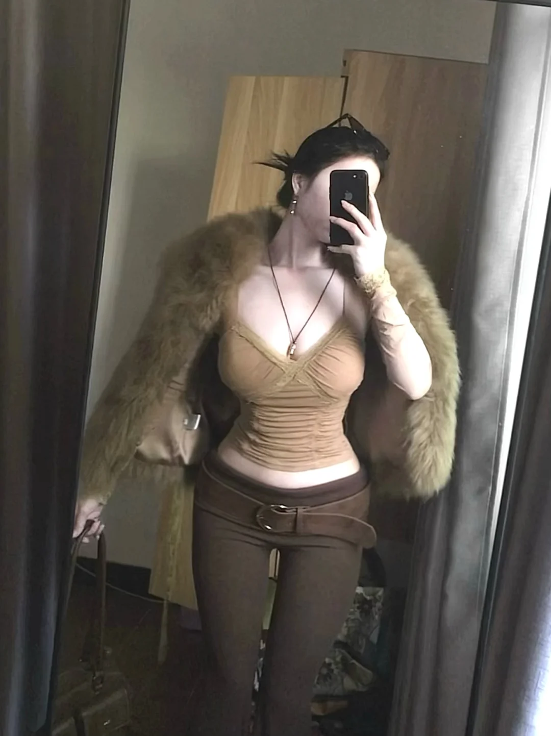 咖棕色系果然很有秋冬氛围美女感唉～