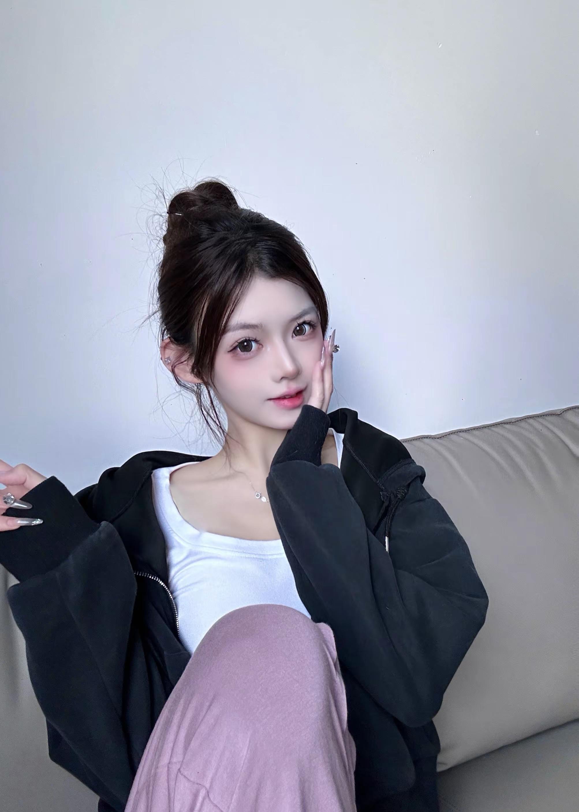 <p>笨蛋美女 <!--{img:0}--><!--{img:1}--...