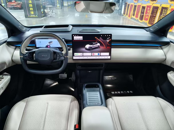 省钱的领克Z20 530km后驱Max纯电小车