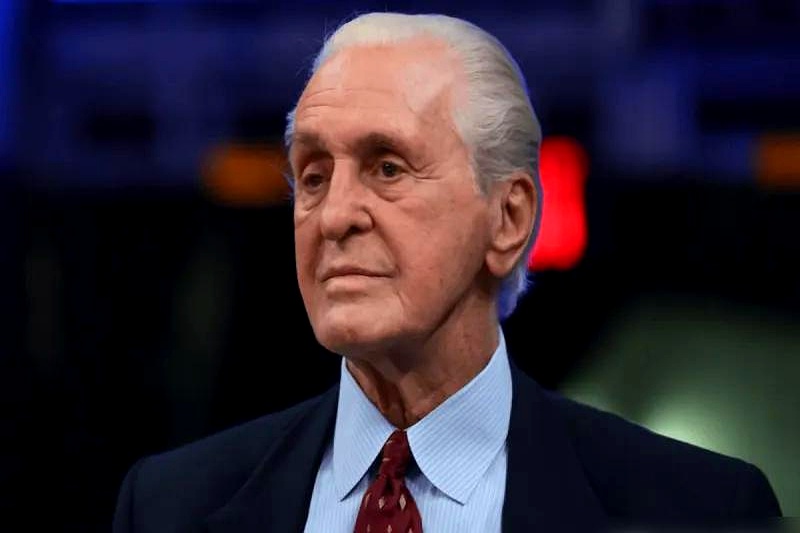 送走核心，战绩反而变好了？    热火总裁帕特·莱利真敢说。他把吉米·...