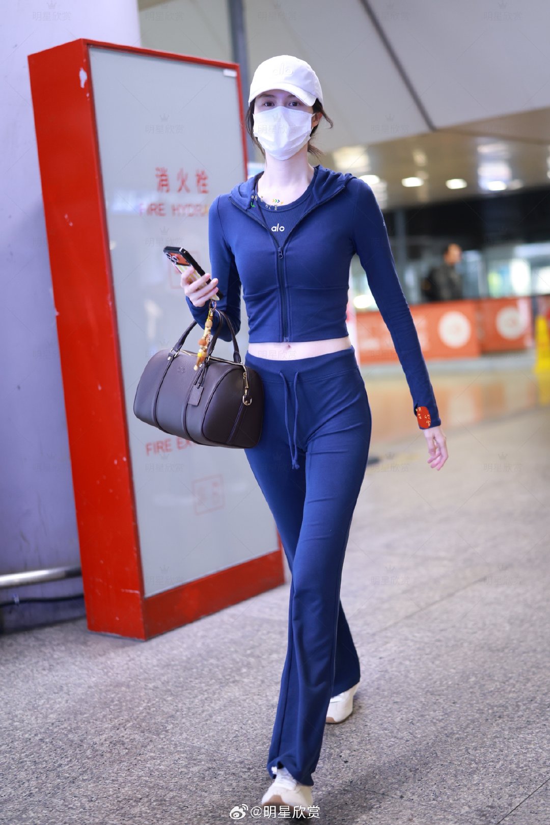 何穗× 260927上海到达生图 ​