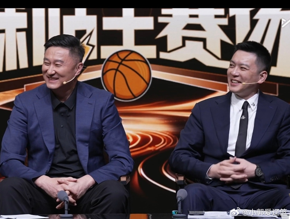 今日辽篮新闻汇总如下:
1. 辽篮出征新赛季，全队于新办公楼前合影留念。
2. 今日下午辽篮赴山东，备战18日客场比赛。
3. 杨鸣杜锋互相调侃，球队很怀念你。
4. 前辽篮外援莫兰德现场观NBA季前赛。
今日CBA新闻汇总如下:
1. FIBA公布男篮世预赛赛程:11.27 01:00 中国男篮vs沙特。11.30 03:00 中国男篮vs ​