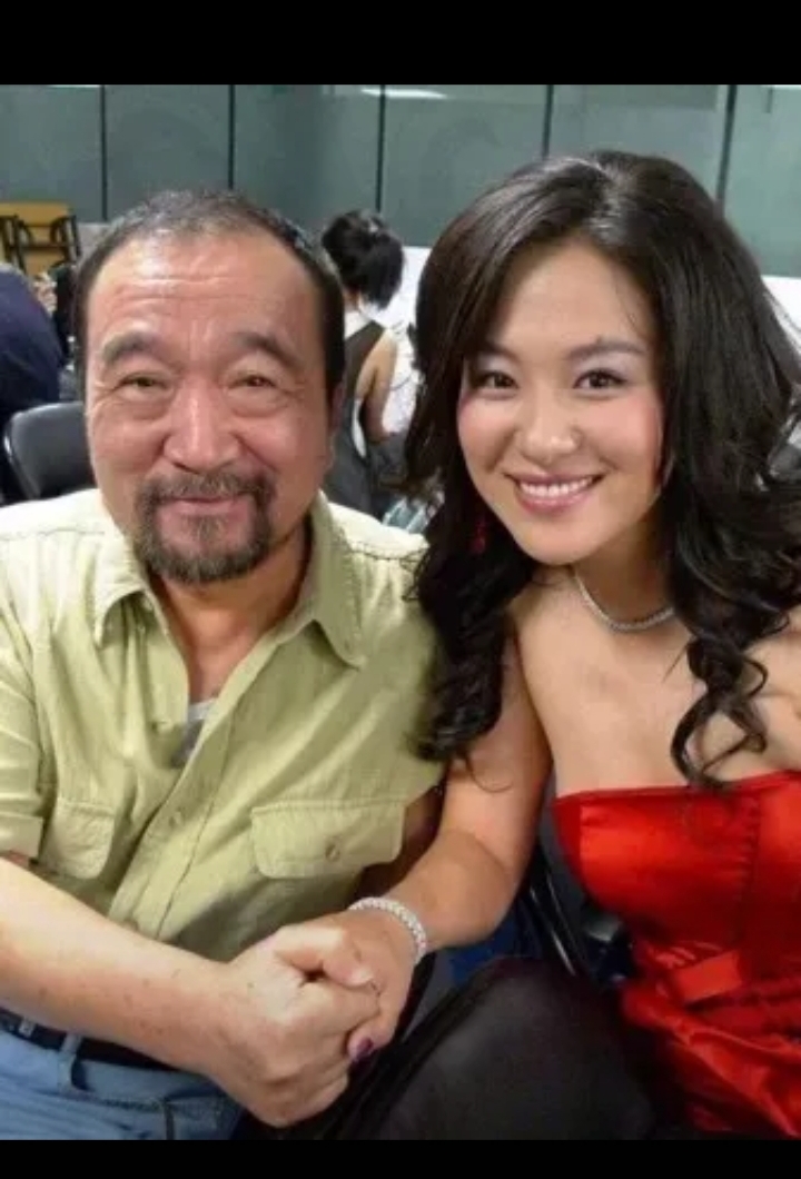 当年，张国立icon拉着王刚去找李保田icon说：“咱们三个组团拍戏，肯定火。”李保田却摆摆手：“戏都拍完了，我不玩了。”
 
（信源：人民网文化频道---李保田斥续集翻拍烂剧多:“刘罗锅icon” 永不翻拍）
 
上世纪九十年代中期，一部《宰相刘罗锅icon》火遍了大江南北。
 
电视荧幕上，李保