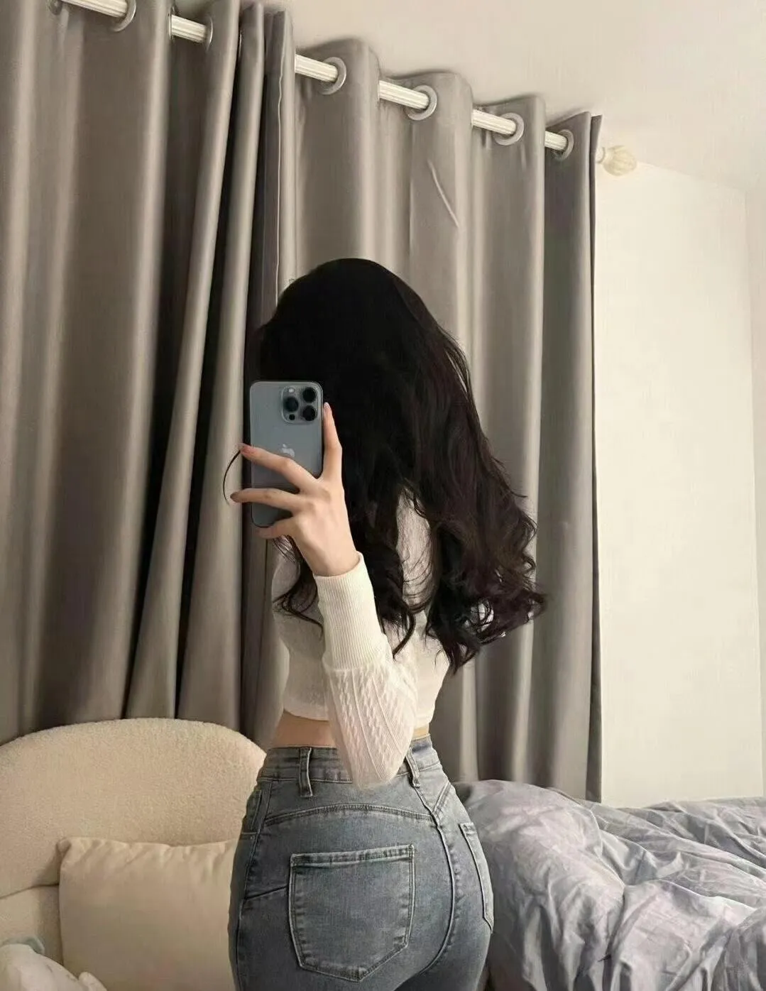 牛仔裤yyds 
 人就是这样，一旦有了信仰，他就有决心与毅力去浪费时光。