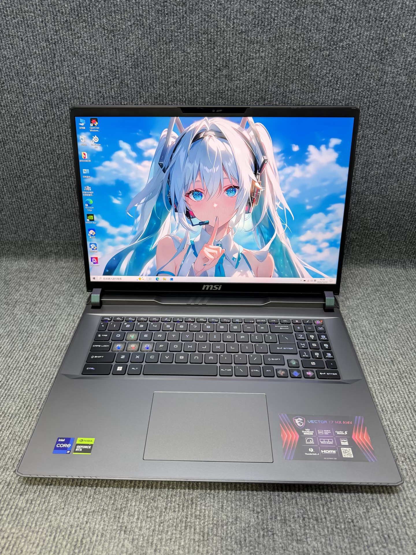 无敌游戏本 微星泰坦17 32G i9顶配 8350元